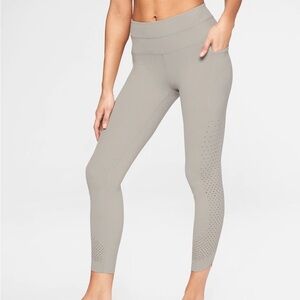 Athleta Gray leggings. Chakra 7/8 size medium